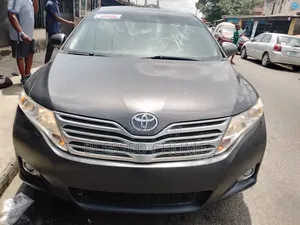 Toyota Venza LE 2010 Gray