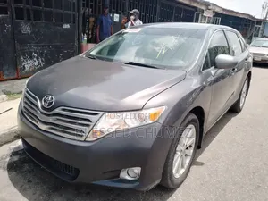 Toyota Venza LE 2010 Gray