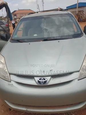 Toyota Sienna 2006 Green