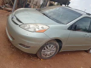 Toyota Sienna 2006 Green