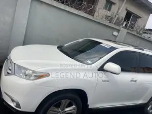 Toyota Highlander Limited 2012 White