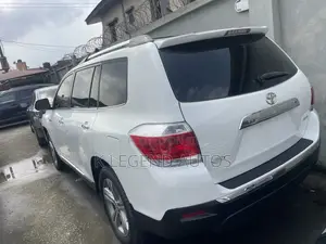 Toyota Highlander Limited 2012 White