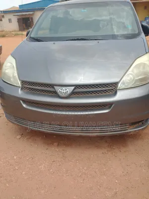 Toyota Sienna 2005 Gray