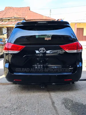 Toyota Sienna XLE 7-Passenger 4dr Minivan AWD (3.5L 6cyl 6A) 2014
