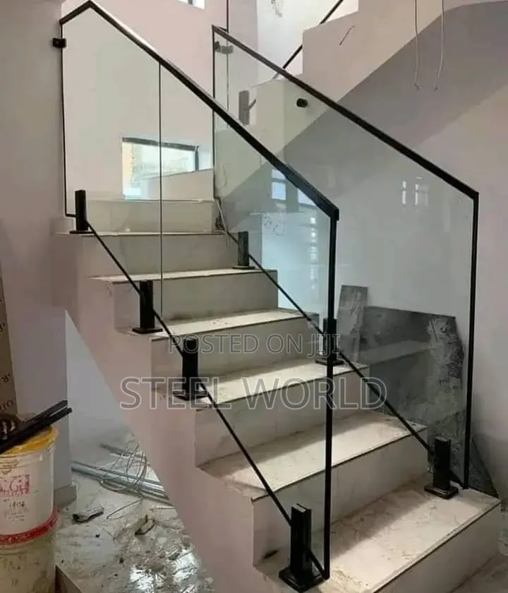 Spigot Frameless Glass
