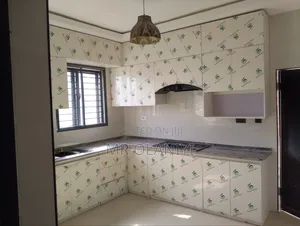 Full Kitchen Cabinet