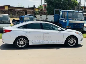Hyundai Sonata Limited 2.0T 4dr Sedan (2.0L 4cyl Turbo 6A) 2015