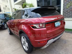 Land Rover Range Rover Evoque Pure AWD 5-Door 2013 Red