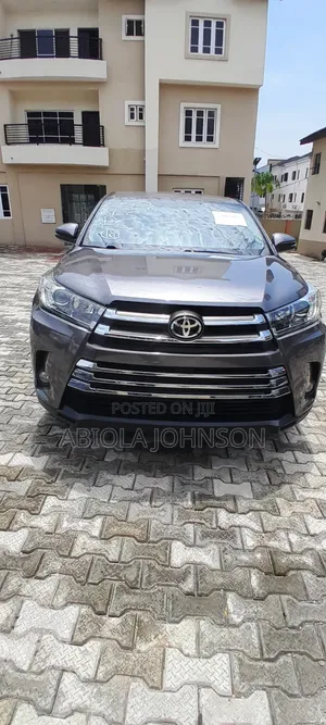 Toyota Highlander LE 4dr SUV AWD (3.5L 6cyl 6A) 2015 Silver