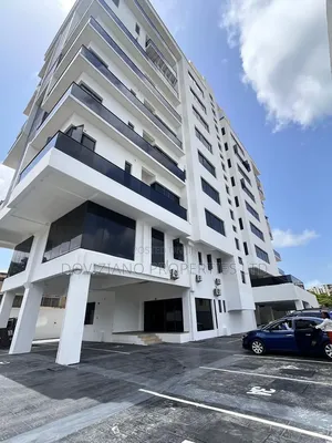 3bdrm Apartment in Ademola Adetokunbo for rent