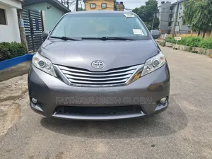 Toyota Sienna XLE 8 Passenger 2011 Gray