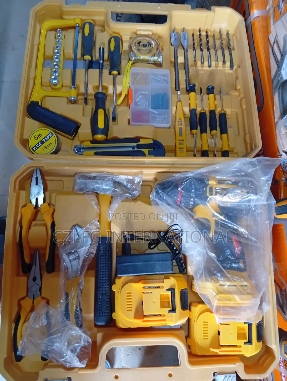 Set of Tools With Screw Machine