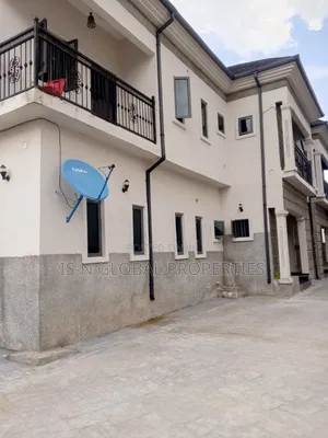3bdrm Block of Flats in Army Estate, Warri for rent