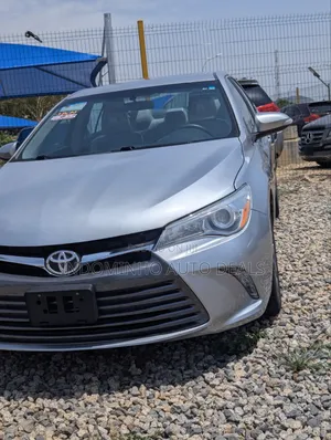 Toyota Camry XLE 4dr Sedan (2.5L 4cyl 6A) 2016 Silver