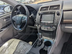 Toyota Camry XLE 4dr Sedan (2.5L 4cyl 6A) 2016 Silver