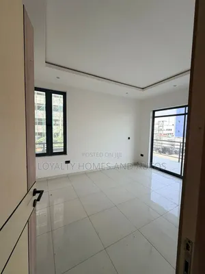 4bdrm Maisonette in Lekki Phase 1 for rent