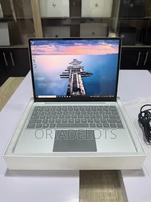 Laptop Microsoft Surface Laptop Go 8GB Intel Core i5 SSD 256GB