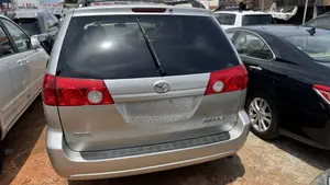 Toyota Sienna LE AWD 2006 Gold