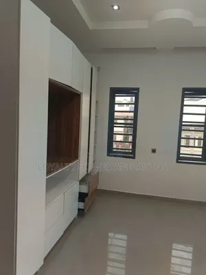 4bdrm House in Lekki Phase 1 for rent