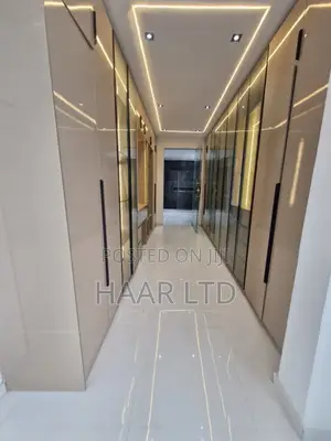 6bdrm Duplex in Chevron for sale