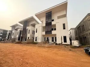 5bdrm Maisonette in Wuye for sale