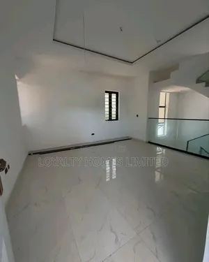 4bdrm House in Lekki Phase 1 for rent