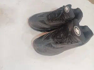 Black Air Max 95s (Barely Used, Good Condition)