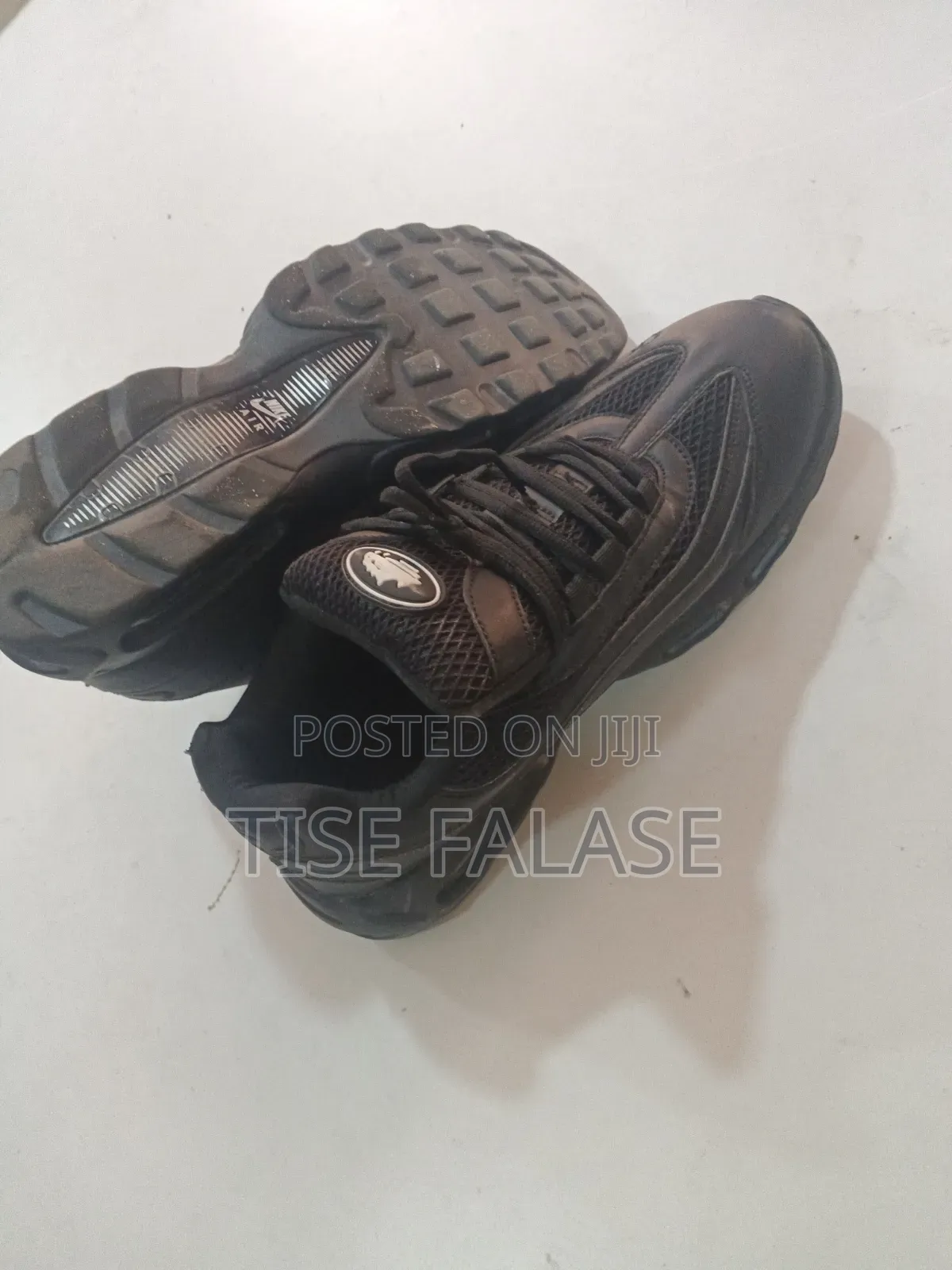 Black Air Max 95s (Barely Used, Good Condition)