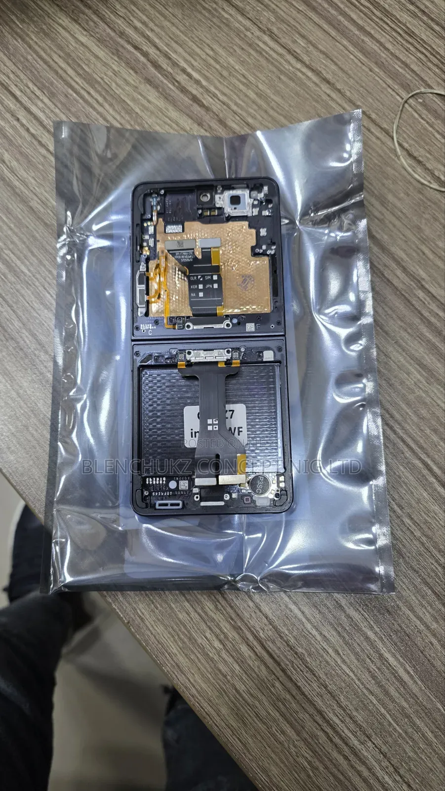 Samsung Flip 7 Amoled Screen