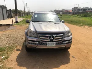 Mercedes-Benz GL-Class GL 550 2010 Gray