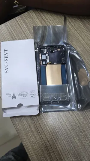 Samsung S25+ Amoled Screen