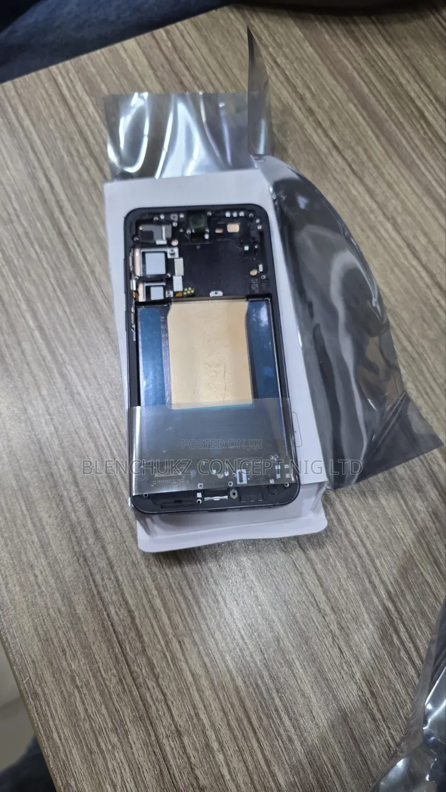 Samsung S25+ Amoled Screen