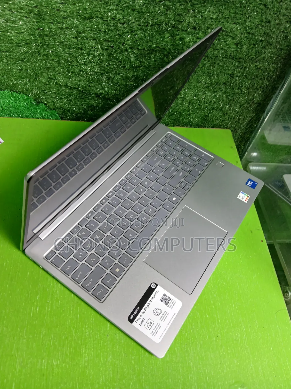Laptop HP 15-fd0290ns 8GB Intel Core 5 SSD 256GB