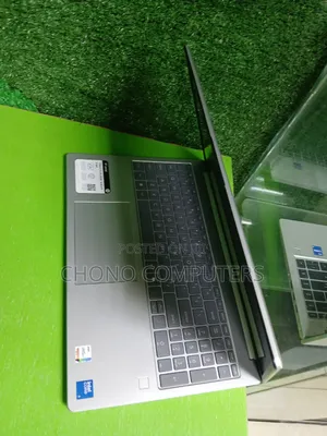 Laptop HP 15-fd0290ns 8GB Intel Core 5 SSD 256GB