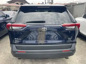 Toyota RAV4 2019 Blue