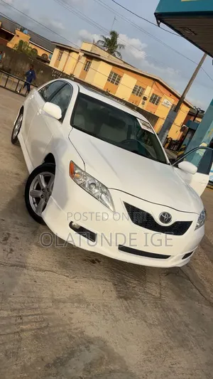 Toyota Camry 2.4 SE 2008 White