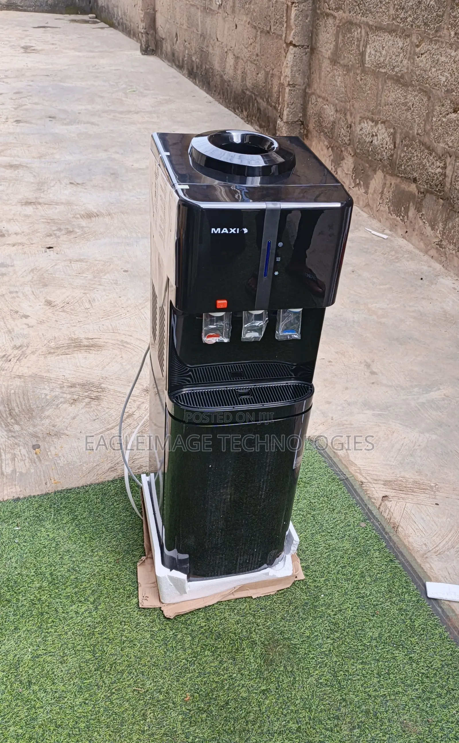 New Maxi Water Dispenser With 3 Temperature Options