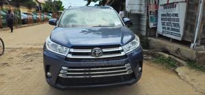 Toyota Highlander XLE 4x2 V6 (3.5L 6cyl 8A) 2017 Blue