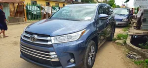 Toyota Highlander XLE 4x2 V6 (3.5L 6cyl 8A) 2017 Blue