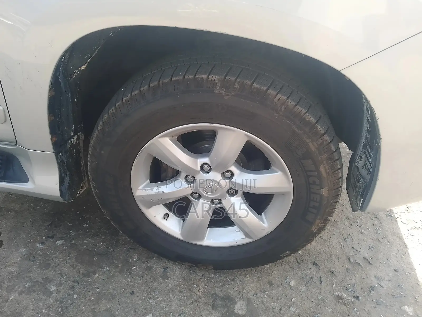 Lexus GX 2010 Silver