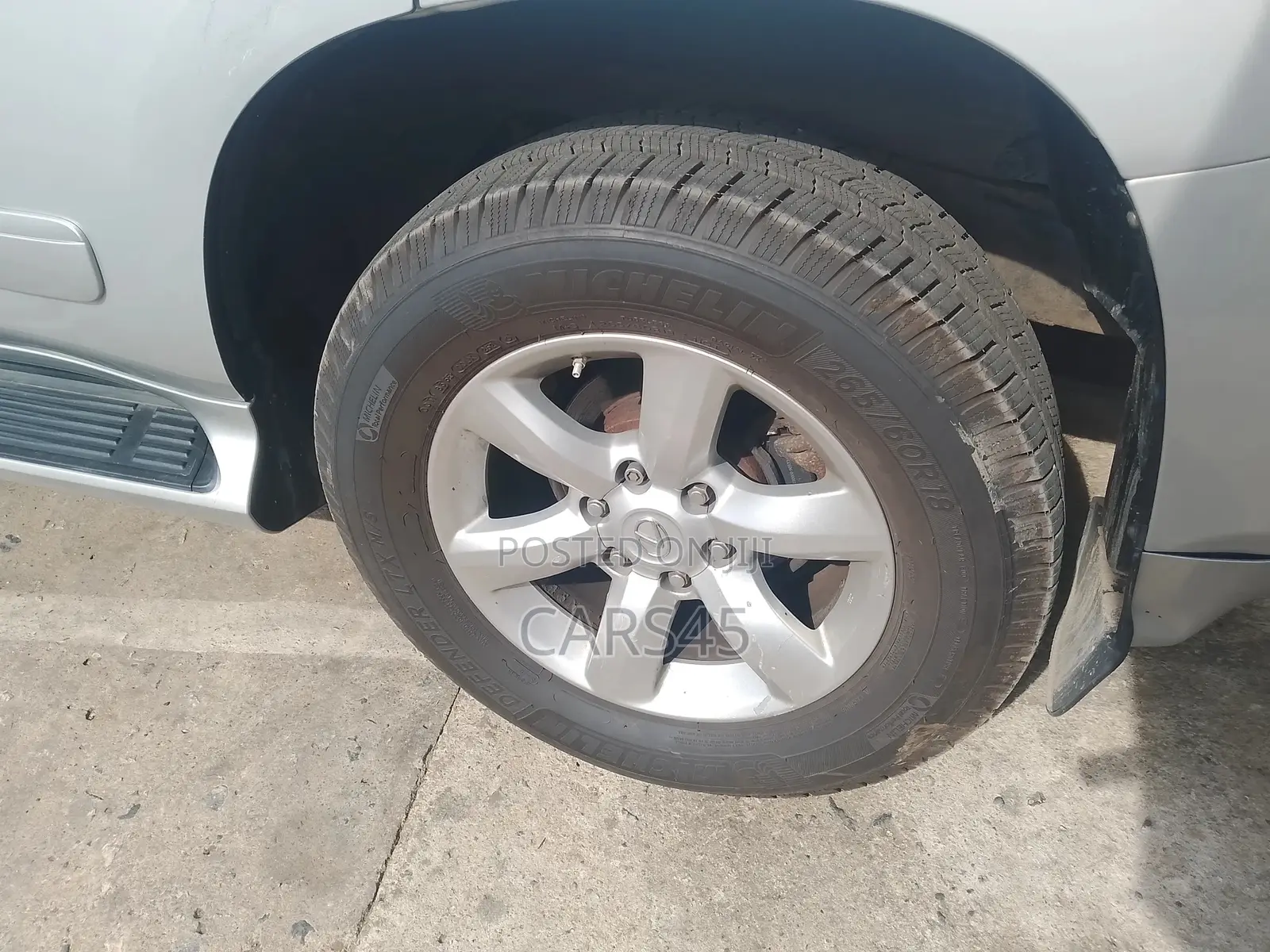 Lexus GX 2010 Silver