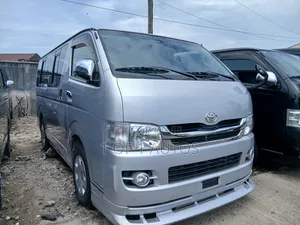 Toyota HiAce 2012 Silver