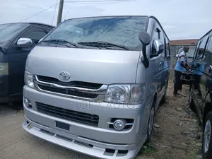 Toyota HiAce 2012 Silver