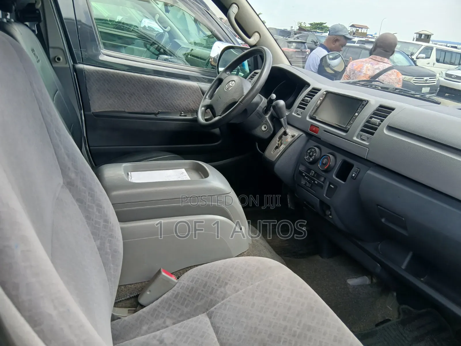 Toyota HiAce 2012 Silver