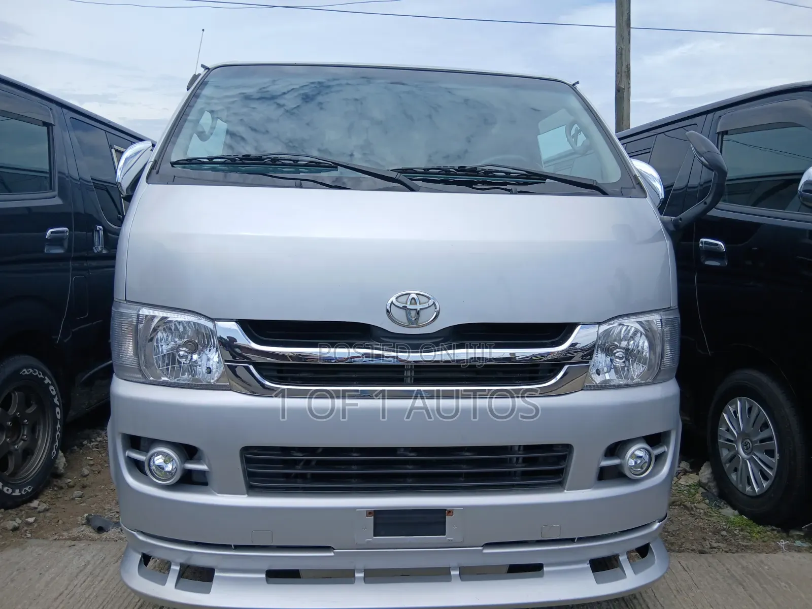 Toyota HiAce 2012 Silver