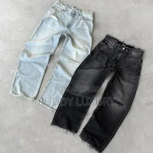Distressed Baggy Jeans