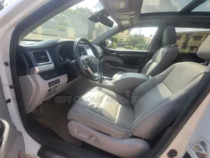 Toyota Highlander Limited 2019 White