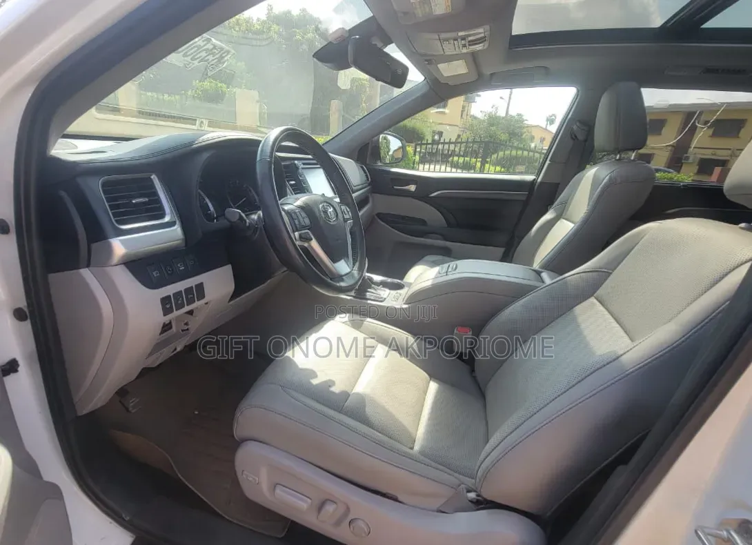 Toyota Highlander Limited 2019 White