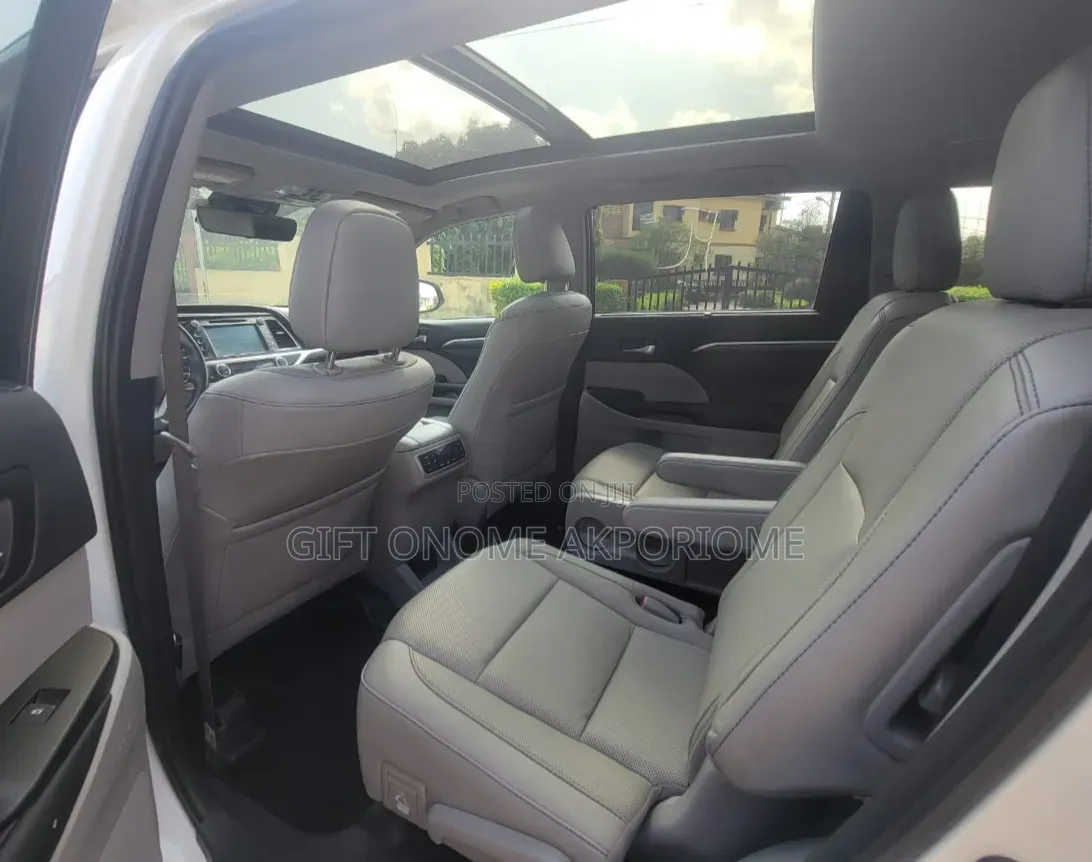 Toyota Highlander Limited 2019 White