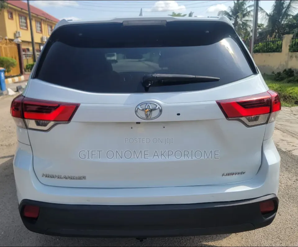 Toyota Highlander Limited 2019 White